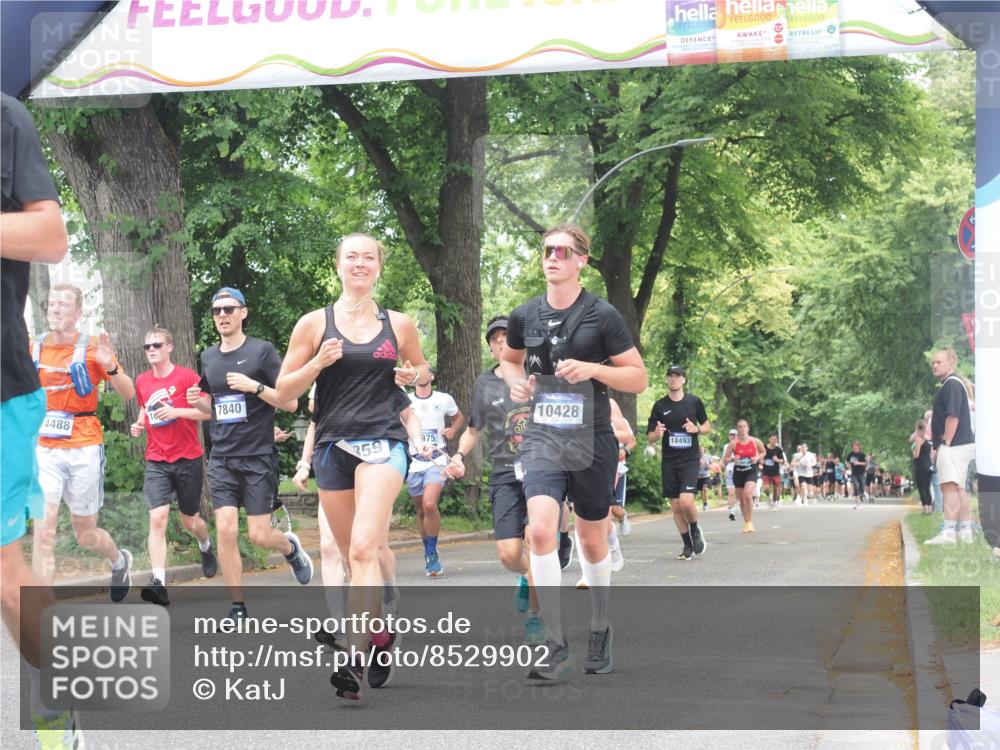 29.06.2025 - hella hamburg halbmarathon KatJ http://msf.ph/oto/8529902 29.06.2025 10:57:20 Zwischen KM18-KM19 1173, 1527, 1859, 3729, 7209, 7840 meine-sportfotos.de