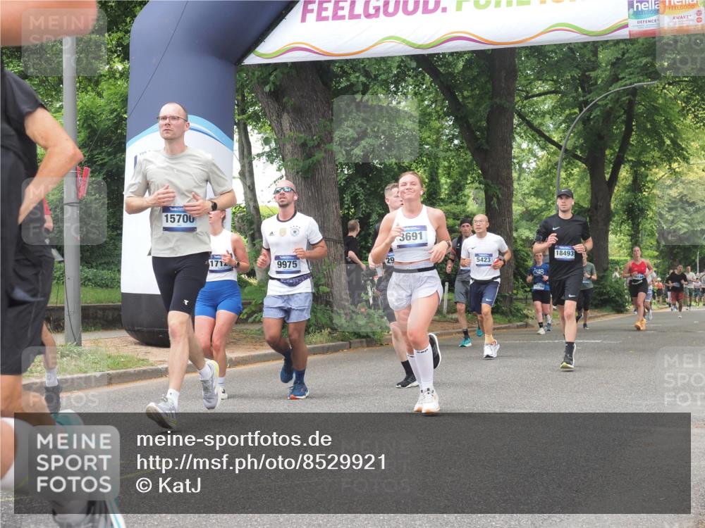29.06.2025 - hella hamburg halbmarathon KatJ http://msf.ph/oto/8529921 29.06.2025 10:57:23 Zwischen KM18-KM19 1173, 1859, 2990, 3691, 3729, 5423, 7209, 7840 meine-sportfotos.de