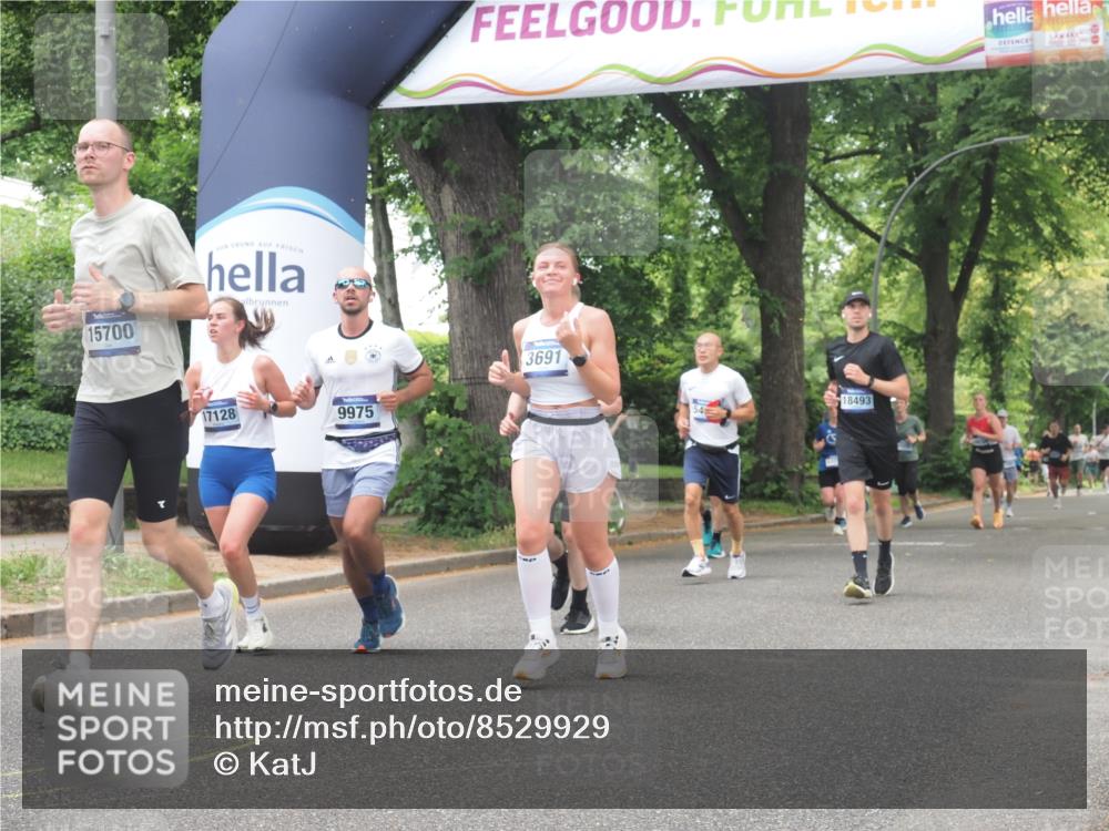 29.06.2025 - hella hamburg halbmarathon KatJ http://msf.ph/oto/8529929 29.06.2025 10:57:23 Zwischen KM18-KM19 1173, 1859, 2990, 3691, 3729, 5423, 7209, 7840 meine-sportfotos.de