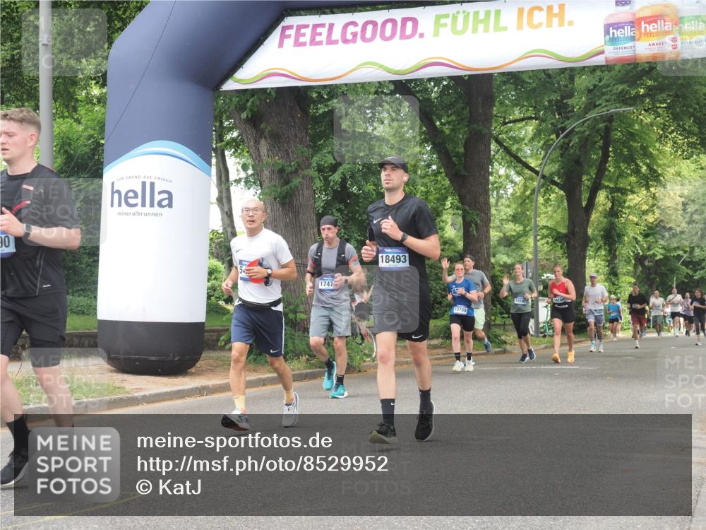 29.06.2025 - hella hamburg halbmarathon KatJ http://msf.ph/oto/8529952 29.06.2025 10:57:24 Zwischen KM18-KM19 1173, 1859, 2990, 3691, 3729, 5423, 7209, 7840 meine-sportfotos.de