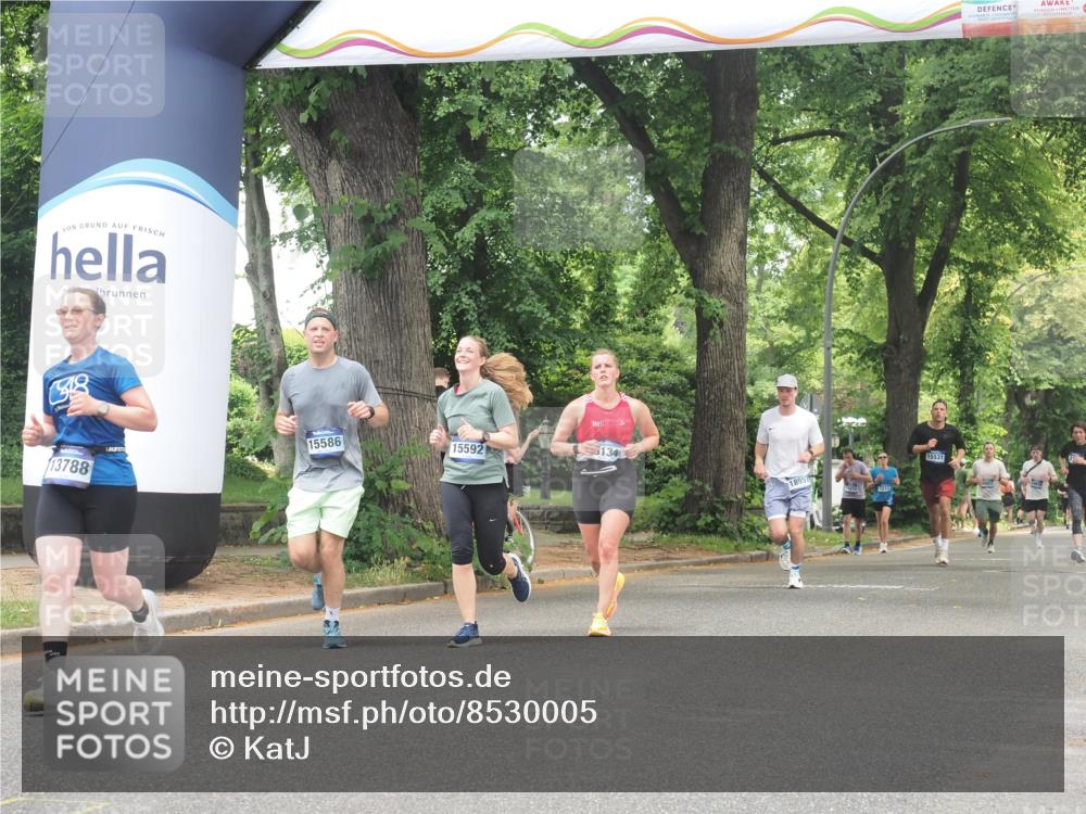 29.06.2025 - hella hamburg halbmarathon KatJ http://msf.ph/oto/8530005 29.06.2025 10:57:28 Zwischen KM18-KM19 2990, 3691, 5423 meine-sportfotos.de