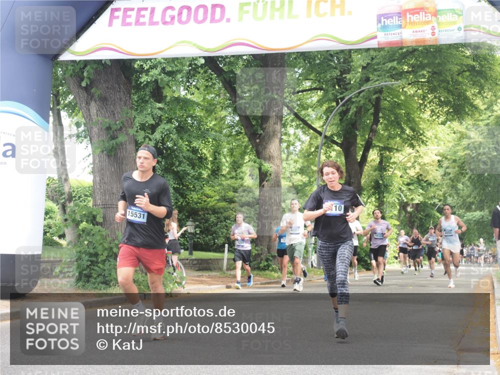 29.06.2025 - hella hamburg halbmarathon KatJ http://msf.ph/oto/8530045 29.06.2025 10:57:33 Zwischen KM18-KM19 2110 meine-sportfotos.de