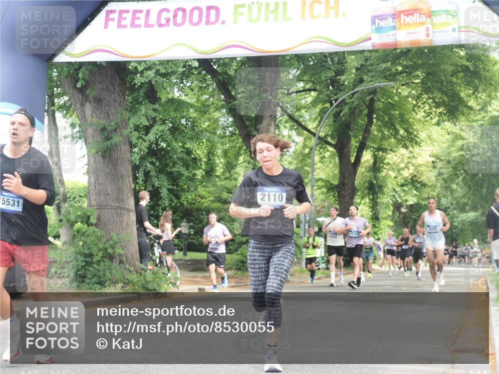 29.06.2025 - hella hamburg halbmarathon KatJ http://msf.ph/oto/8530055 29.06.2025 10:57:34 Zwischen KM18-KM19 2110 meine-sportfotos.de