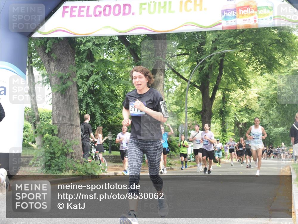 29.06.2025 - hella hamburg halbmarathon KatJ http://msf.ph/oto/8530062 29.06.2025 10:57:34 Zwischen KM18-KM19 2110 meine-sportfotos.de