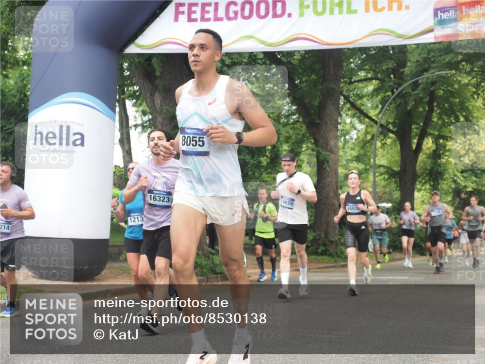 29.06.2025 - hella hamburg halbmarathon KatJ http://msf.ph/oto/8530138 29.06.2025 10:57:39 Zwischen KM18-KM19 1213, 2110, 4007, 7881, 8055 meine-sportfotos.de