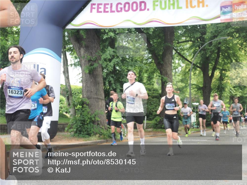 29.06.2025 - hella hamburg halbmarathon KatJ http://msf.ph/oto/8530145 29.06.2025 10:57:40 Zwischen KM18-KM19 1213, 2110, 4007, 7881, 8055 meine-sportfotos.de