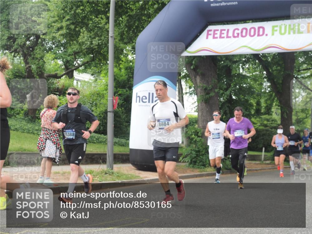 29.06.2025 - hella hamburg halbmarathon KatJ http://msf.ph/oto/8530165 29.06.2025 11:05:54 Zwischen KM18-KM19 1046, 4383, 6533, 7345, 7553 meine-sportfotos.de