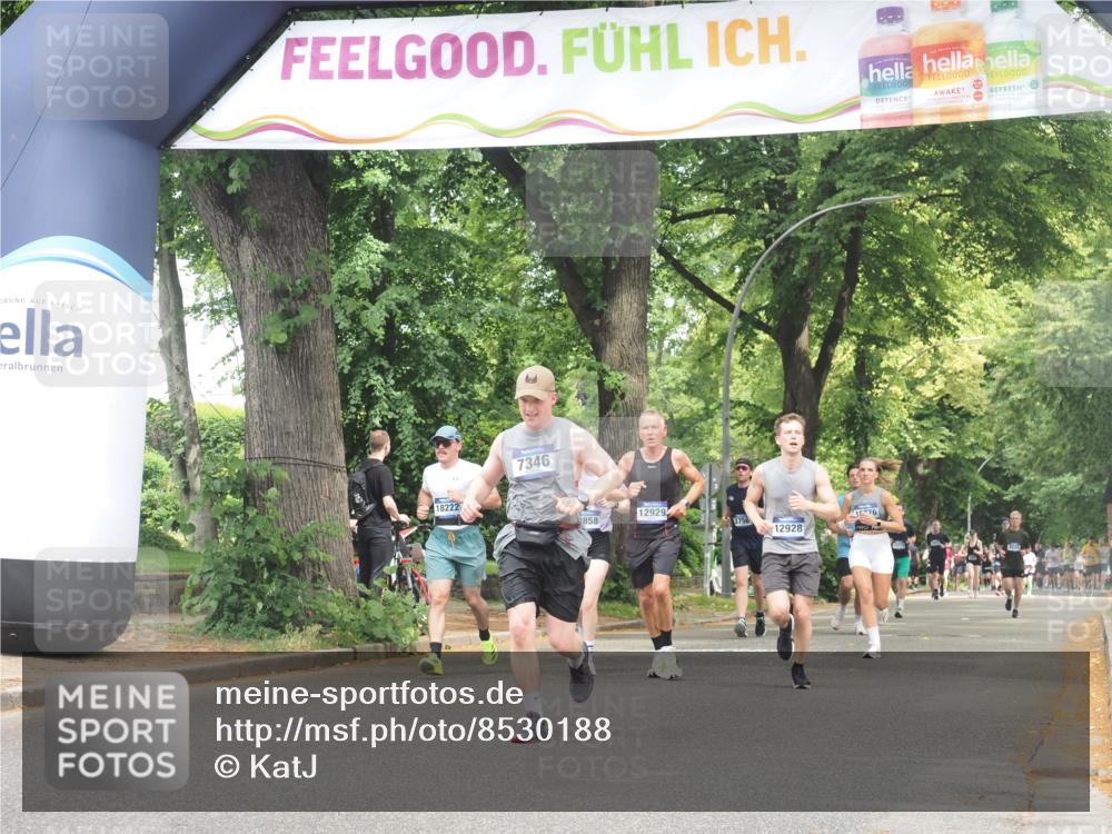 29.06.2025 - hella hamburg halbmarathon KatJ http://msf.ph/oto/8530188 29.06.2025 10:57:43 Zwischen KM18-KM19 1213, 4007, 7346, 7881, 8001, 8055 meine-sportfotos.de