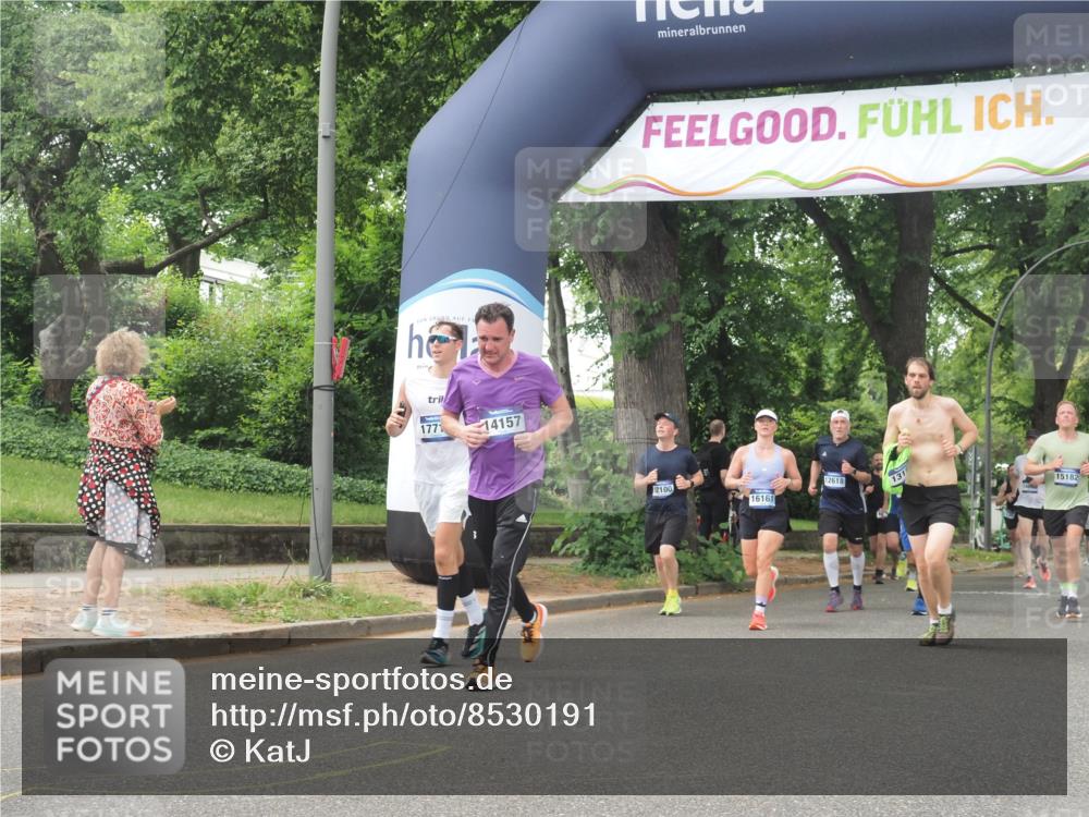 29.06.2025 - hella hamburg halbmarathon KatJ http://msf.ph/oto/8530191 29.06.2025 11:05:56 Zwischen KM18-KM19 1046, 4383, 6533, 7345, 7553 meine-sportfotos.de
