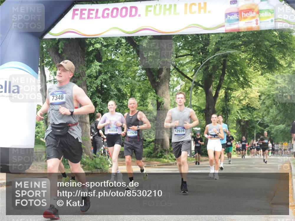 29.06.2025 - hella hamburg halbmarathon KatJ http://msf.ph/oto/8530210 29.06.2025 10:57:44 Zwischen KM18-KM19 1213, 7346, 7881, 8001, 8055 meine-sportfotos.de