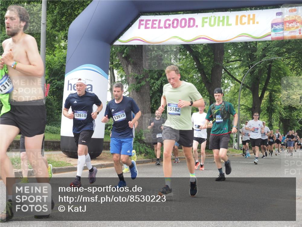 29.06.2025 - hella hamburg halbmarathon KatJ http://msf.ph/oto/8530223 29.06.2025 11:05:58 Zwischen KM18-KM19 1046, 7345, 7553 meine-sportfotos.de