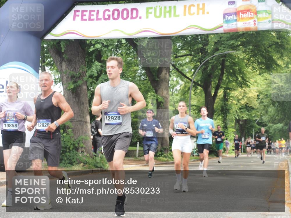 29.06.2025 - hella hamburg halbmarathon KatJ http://msf.ph/oto/8530233 29.06.2025 10:57:46 Zwischen KM18-KM19 7346, 7881, 8001 meine-sportfotos.de