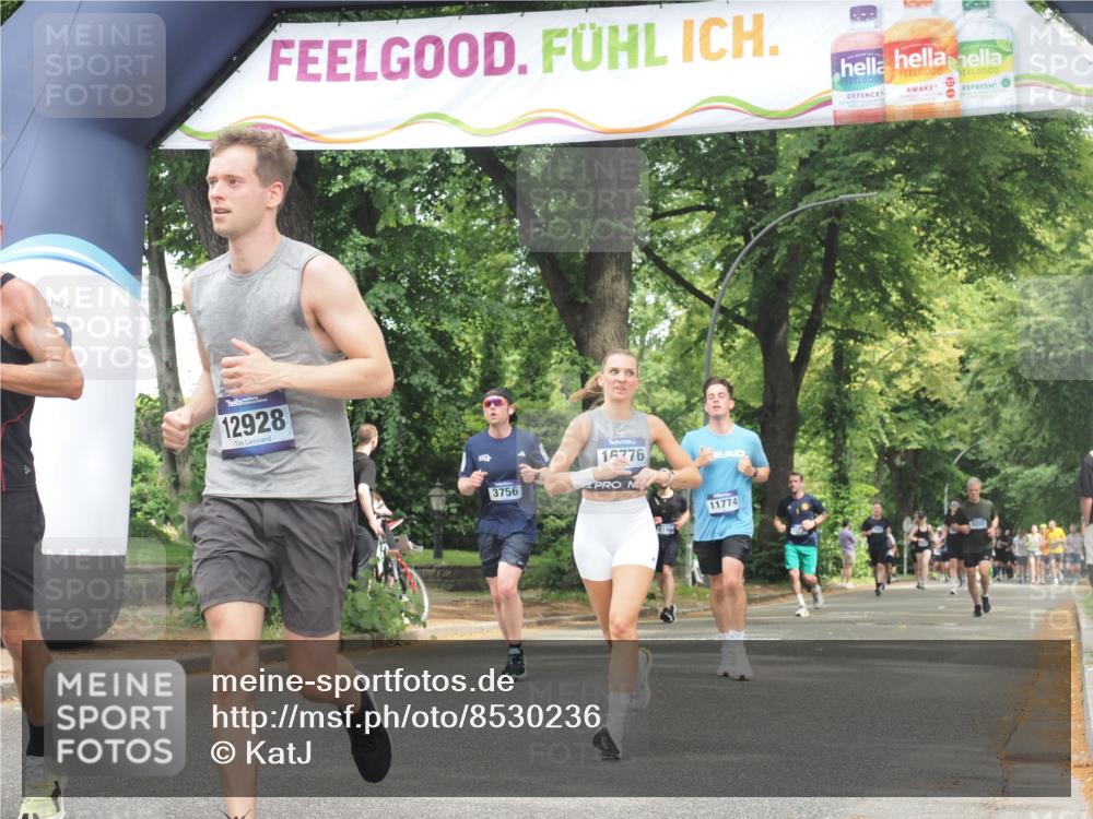 29.06.2025 - hella hamburg halbmarathon KatJ http://msf.ph/oto/8530236 29.06.2025 10:57:46 Zwischen KM18-KM19 7346, 7881, 8001 meine-sportfotos.de