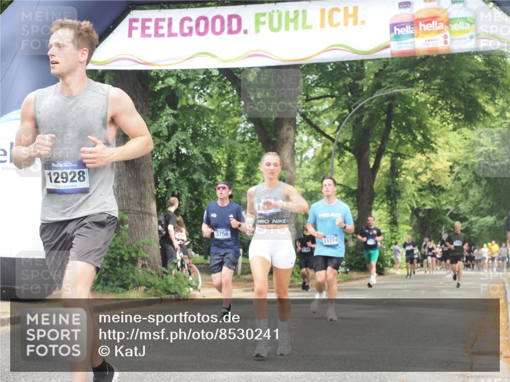 29.06.2025 - hella hamburg halbmarathon KatJ http://msf.ph/oto/8530241 29.06.2025 10:57:46 Zwischen KM18-KM19 7346, 7881, 8001 meine-sportfotos.de
