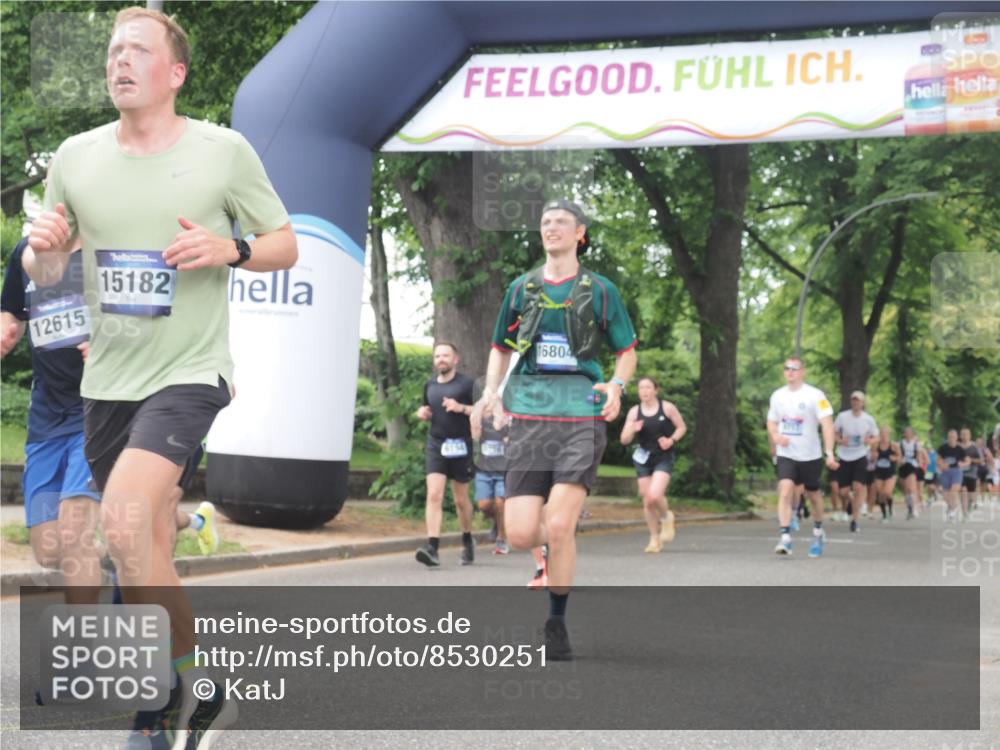 29.06.2025 - hella hamburg halbmarathon KatJ http://msf.ph/oto/8530251 29.06.2025 11:05:59 Zwischen KM18-KM19 1046, 6194 meine-sportfotos.de