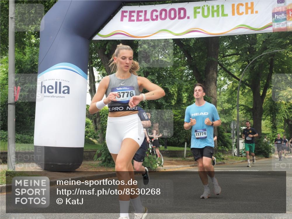 29.06.2025 - hella hamburg halbmarathon KatJ http://msf.ph/oto/8530268 29.06.2025 10:57:47 Zwischen KM18-KM19 7346, 8001 meine-sportfotos.de