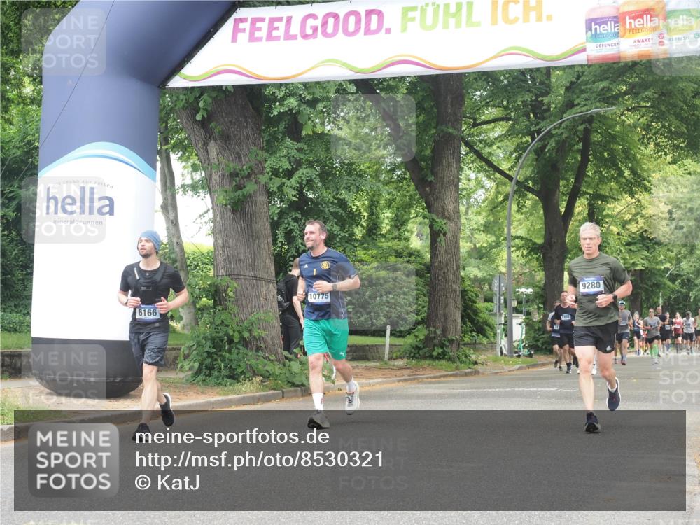 29.06.2025 - hella hamburg halbmarathon KatJ http://msf.ph/oto/8530321 29.06.2025 10:57:52 Zwischen KM18-KM19 3756, 6166 meine-sportfotos.de