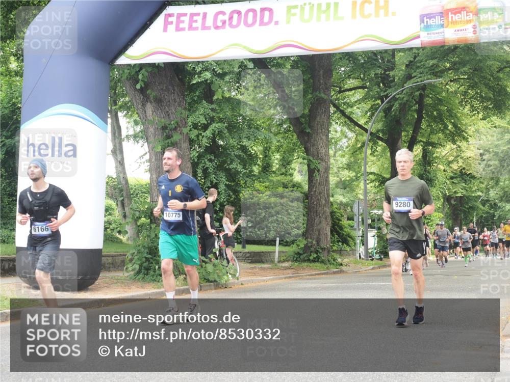 29.06.2025 - hella hamburg halbmarathon KatJ http://msf.ph/oto/8530332 29.06.2025 10:57:52 Zwischen KM18-KM19 3756, 6166 meine-sportfotos.de