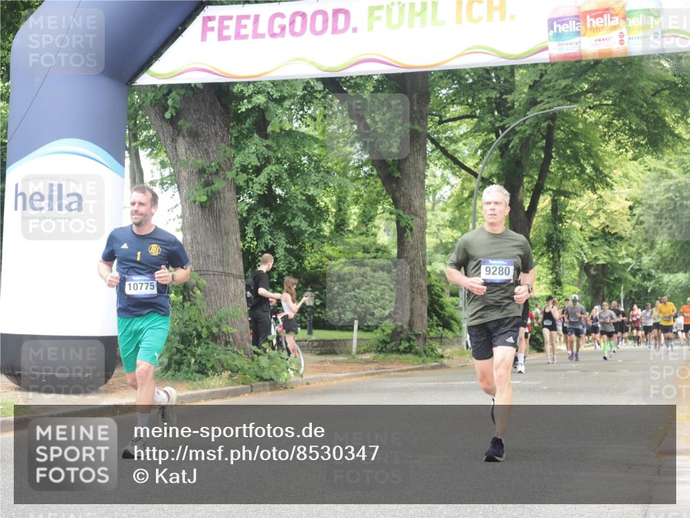 29.06.2025 - hella hamburg halbmarathon KatJ http://msf.ph/oto/8530347 29.06.2025 10:57:53 Zwischen KM18-KM19 3756, 6166 meine-sportfotos.de