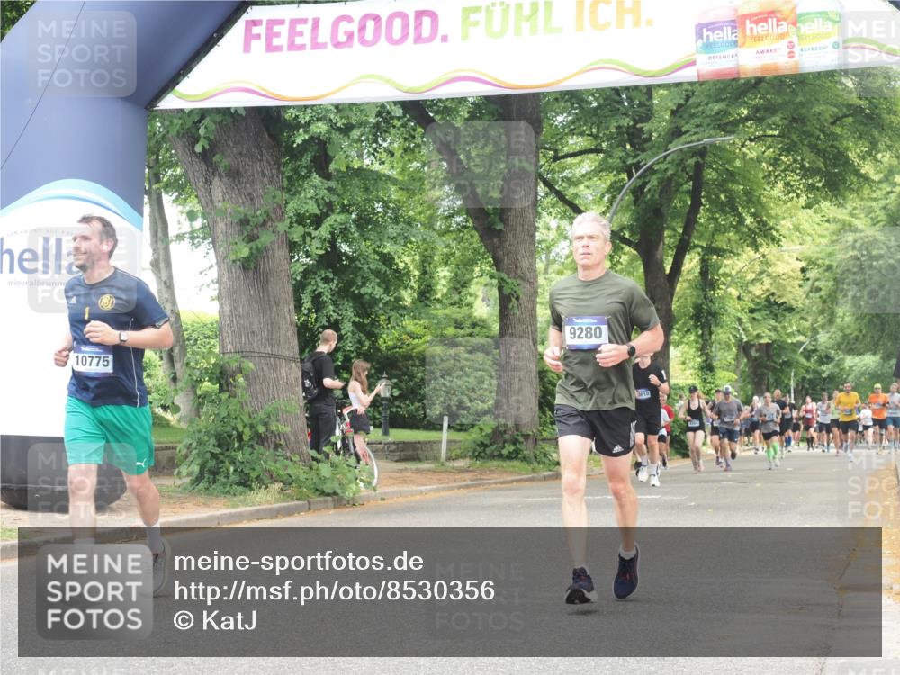 29.06.2025 - hella hamburg halbmarathon KatJ http://msf.ph/oto/8530356 29.06.2025 10:57:53 Zwischen KM18-KM19 3756, 6166 meine-sportfotos.de