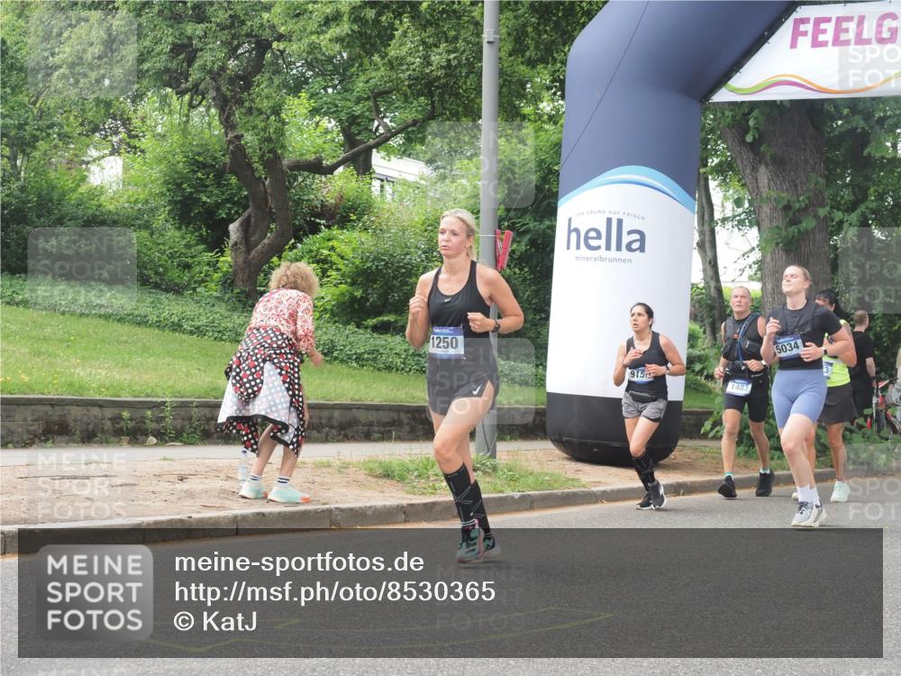 29.06.2025 - hella hamburg halbmarathon KatJ http://msf.ph/oto/8530365 29.06.2025 11:06:07 Zwischen KM18-KM19 1250, 1403, 1483, 4190, 4266, 5034, 6194, 7739 meine-sportfotos.de