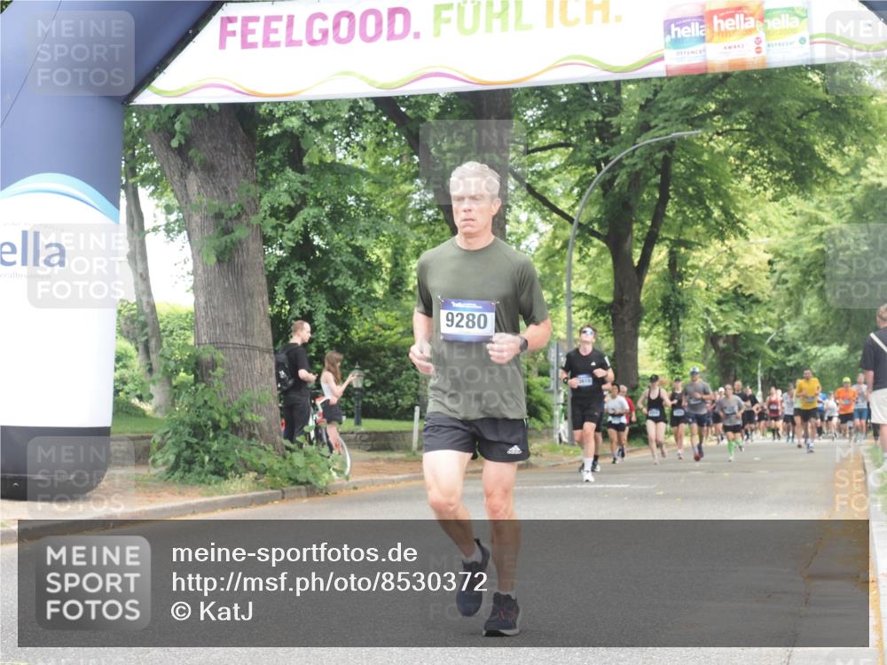 29.06.2025 - hella hamburg halbmarathon KatJ http://msf.ph/oto/8530372 29.06.2025 10:57:54 Zwischen KM18-KM19 3756, 6166 meine-sportfotos.de