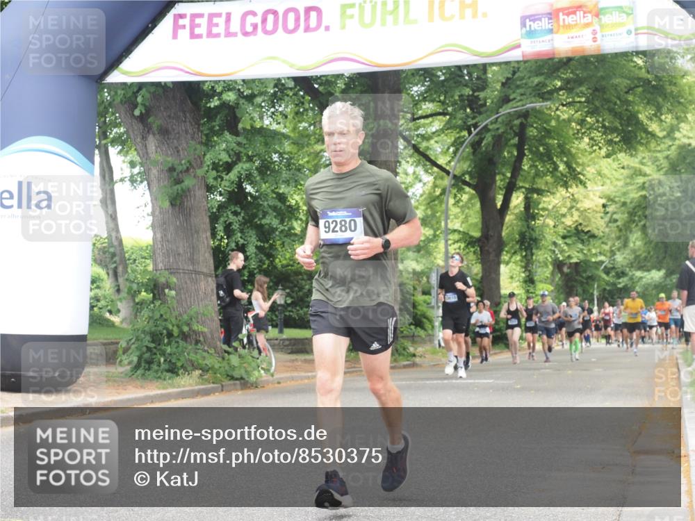 29.06.2025 - hella hamburg halbmarathon KatJ http://msf.ph/oto/8530375 29.06.2025 10:57:54 Zwischen KM18-KM19 3756, 6166 meine-sportfotos.de