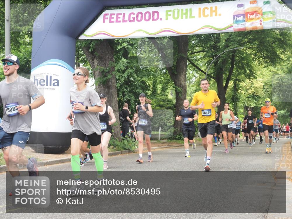 29.06.2025 - hella hamburg halbmarathon KatJ http://msf.ph/oto/8530495 29.06.2025 10:58:03 Zwischen KM18-KM19 1893, 2904, 3176, 4394, 7462 meine-sportfotos.de