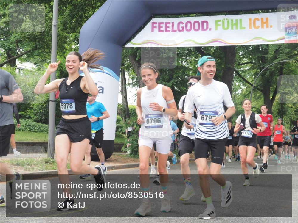 29.06.2025 - hella hamburg halbmarathon KatJ http://msf.ph/oto/8530516 29.06.2025 11:06:14 Zwischen KM18-KM19 1403, 1513, 5034, 5556, 5878, 6796, 6797, 8067, 8427 meine-sportfotos.de