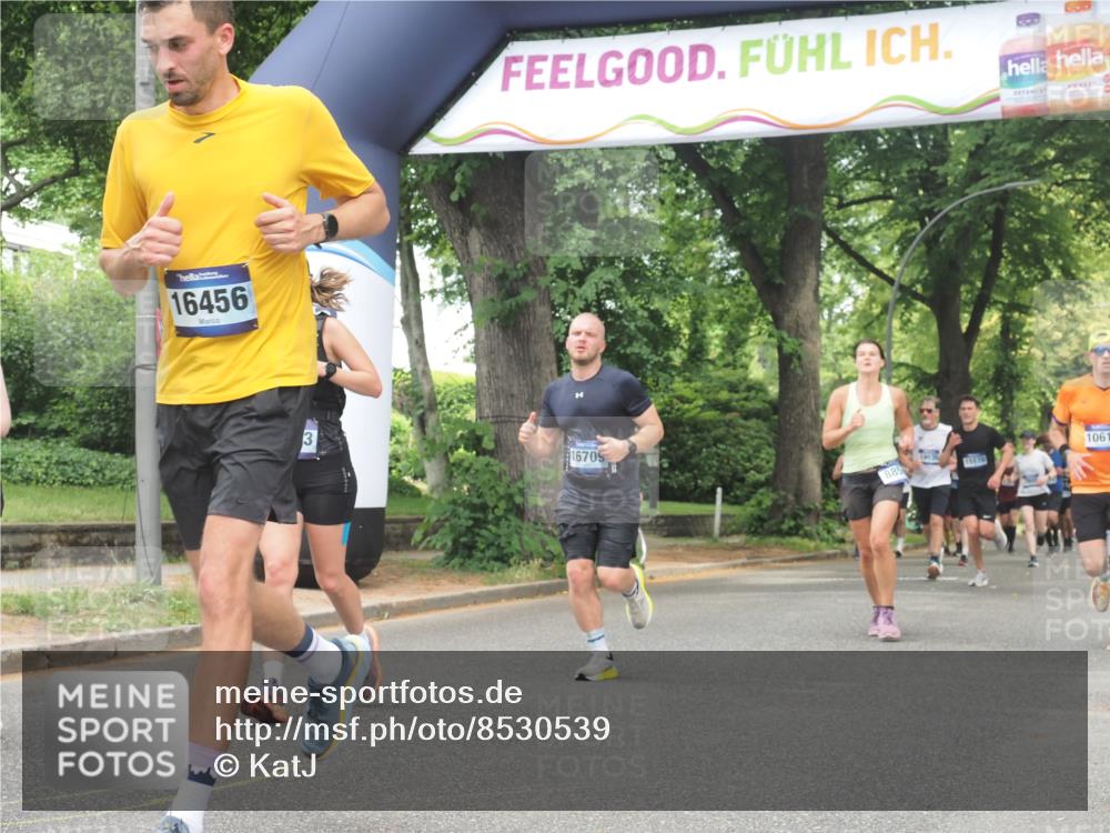 29.06.2025 - hella hamburg halbmarathon KatJ http://msf.ph/oto/8530539 29.06.2025 10:58:05 Zwischen KM18-KM19 1893, 2904, 3176, 4394, 7462 meine-sportfotos.de
