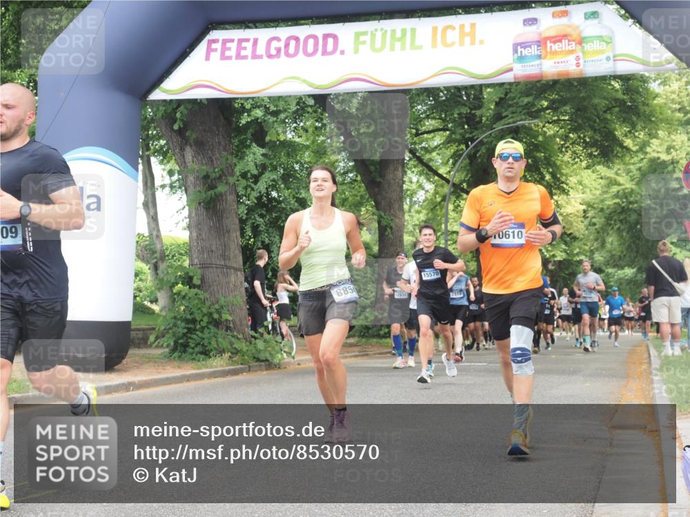 29.06.2025 - hella hamburg halbmarathon KatJ http://msf.ph/oto/8530570 29.06.2025 10:58:07 Zwischen KM18-KM19 2904, 3176, 4394, 7462 meine-sportfotos.de