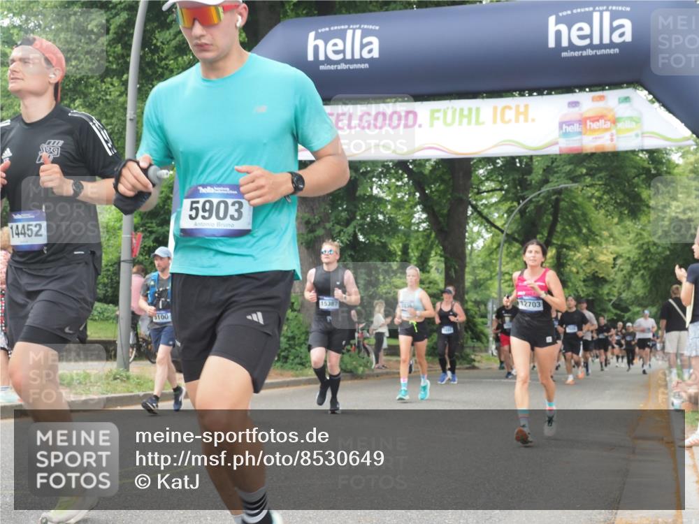 29.06.2025 - hella hamburg halbmarathon KatJ http://msf.ph/oto/8530649 29.06.2025 11:06:21 Zwischen KM18-KM19 56, 4684, 5100, 5903 meine-sportfotos.de