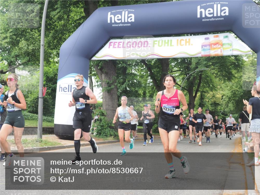29.06.2025 - hella hamburg halbmarathon KatJ http://msf.ph/oto/8530667 29.06.2025 11:06:22 Zwischen KM18-KM19 56, 1480, 3929, 4684, 5100, 5903, 7608 meine-sportfotos.de