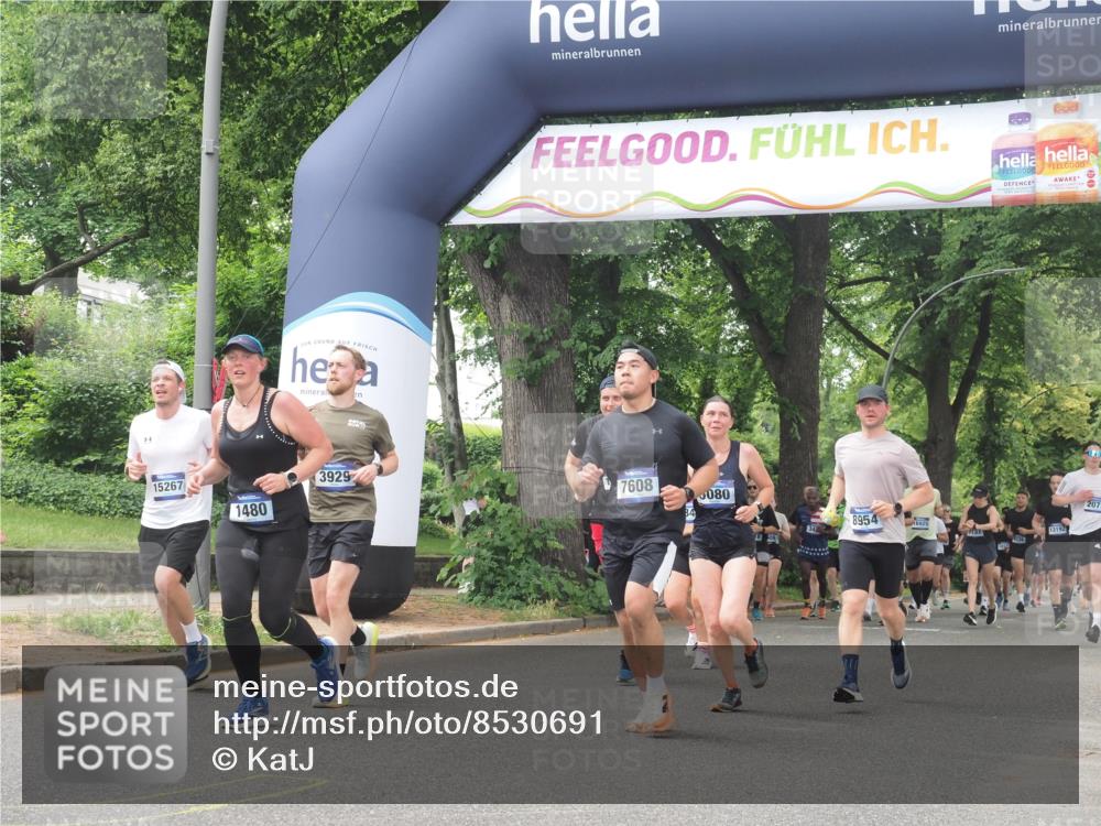 29.06.2025 - hella hamburg halbmarathon KatJ http://msf.ph/oto/8530691 29.06.2025 11:06:25 Zwischen KM18-KM19 1480, 3929, 5080, 5100, 5903, 7608, 7838 meine-sportfotos.de
