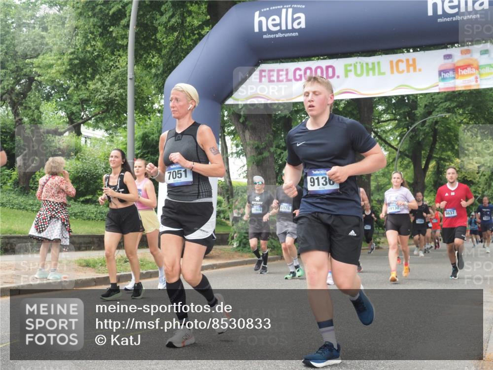 29.06.2025 - hella hamburg halbmarathon KatJ http://msf.ph/oto/8530833 29.06.2025 11:06:34 Zwischen KM18-KM19 1268, 1718, 2053, 2071, 3278, 3446, 3606, 6576, 6637, 7051, 7137, 8588, 8609 meine-sportfotos.de