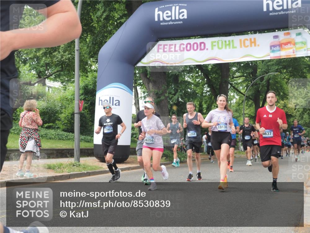 29.06.2025 - hella hamburg halbmarathon KatJ http://msf.ph/oto/8530839 29.06.2025 11:06:35 Zwischen KM18-KM19 1268, 1718, 2053, 2071, 3278, 3446, 3606, 6576, 6637, 7051, 7137, 7649, 8588, 8609 meine-sportfotos.de