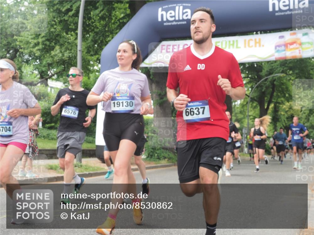 29.06.2025 - hella hamburg halbmarathon KatJ http://msf.ph/oto/8530862 29.06.2025 11:06:37 Zwischen KM18-KM19 1268, 1718, 2053, 2383, 3278, 3446, 6345, 6576, 6637, 7051, 7649, 8588, 8609 meine-sportfotos.de