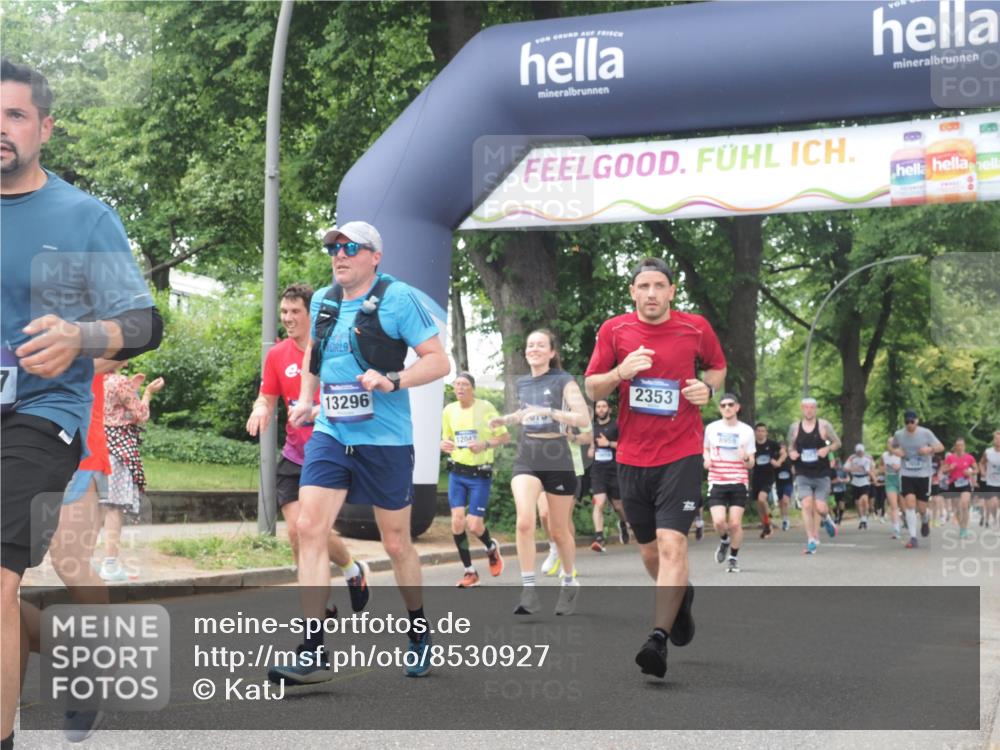 29.06.2025 - hella hamburg halbmarathon KatJ http://msf.ph/oto/8530927 29.06.2025 11:06:43 Zwischen KM18-KM19 2353, 2383, 6345, 7075, 7649 meine-sportfotos.de