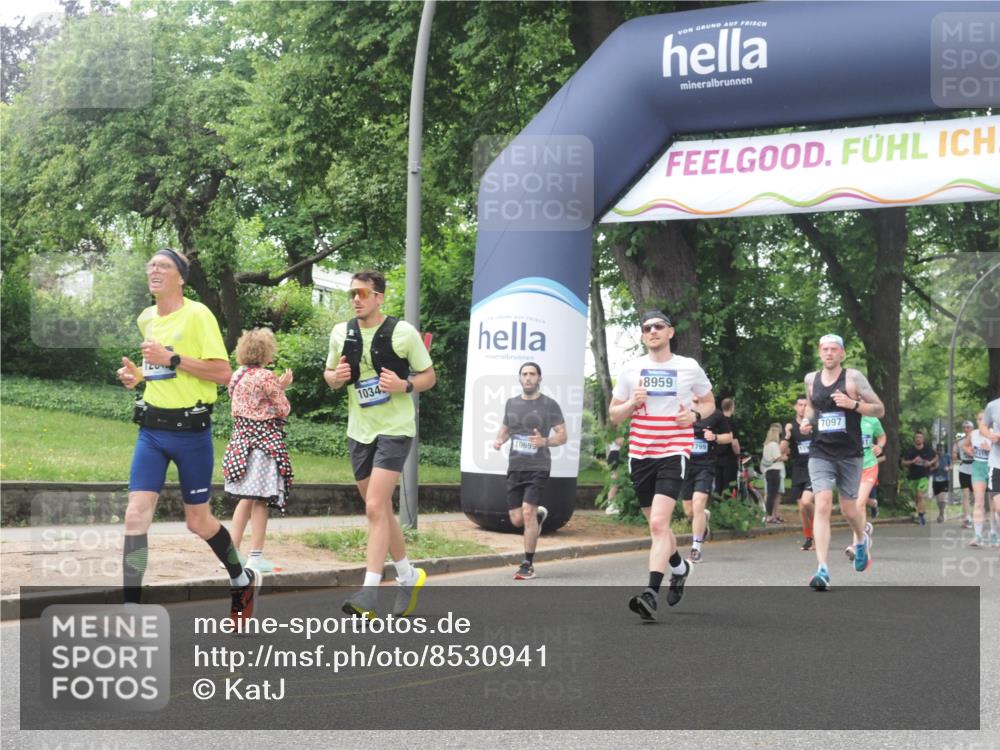 29.06.2025 - hella hamburg halbmarathon KatJ http://msf.ph/oto/8530941 29.06.2025 11:06:45 Zwischen KM18-KM19 1658, 2353, 2383, 7075, 7097, 7781 meine-sportfotos.de