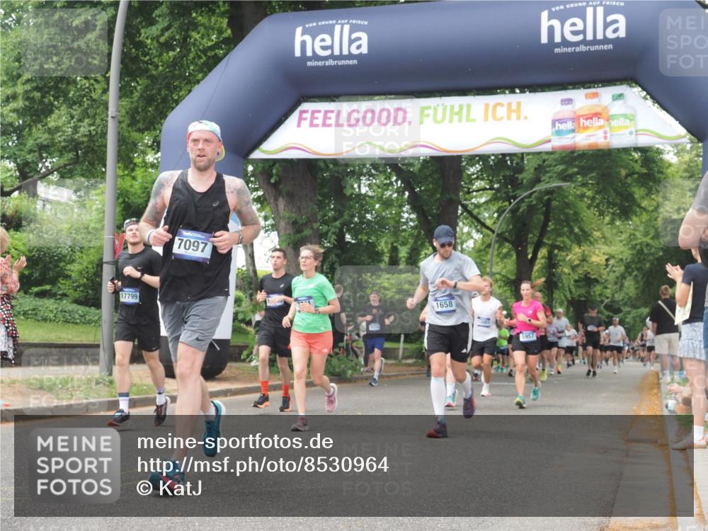 29.06.2025 - hella hamburg halbmarathon KatJ http://msf.ph/oto/8530964 29.06.2025 11:06:47 Zwischen KM18-KM19 1658, 2315, 2353, 5957, 7075, 7097, 7781 meine-sportfotos.de