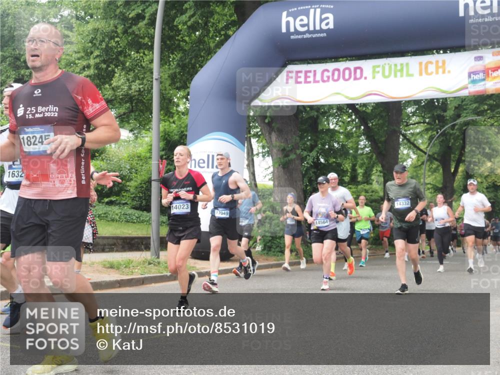 29.06.2025 - hella hamburg halbmarathon KatJ http://msf.ph/oto/8531019 29.06.2025 11:06:53 Zwischen KM18-KM19 1658, 2315, 2918, 5957, 7097, 7781 meine-sportfotos.de