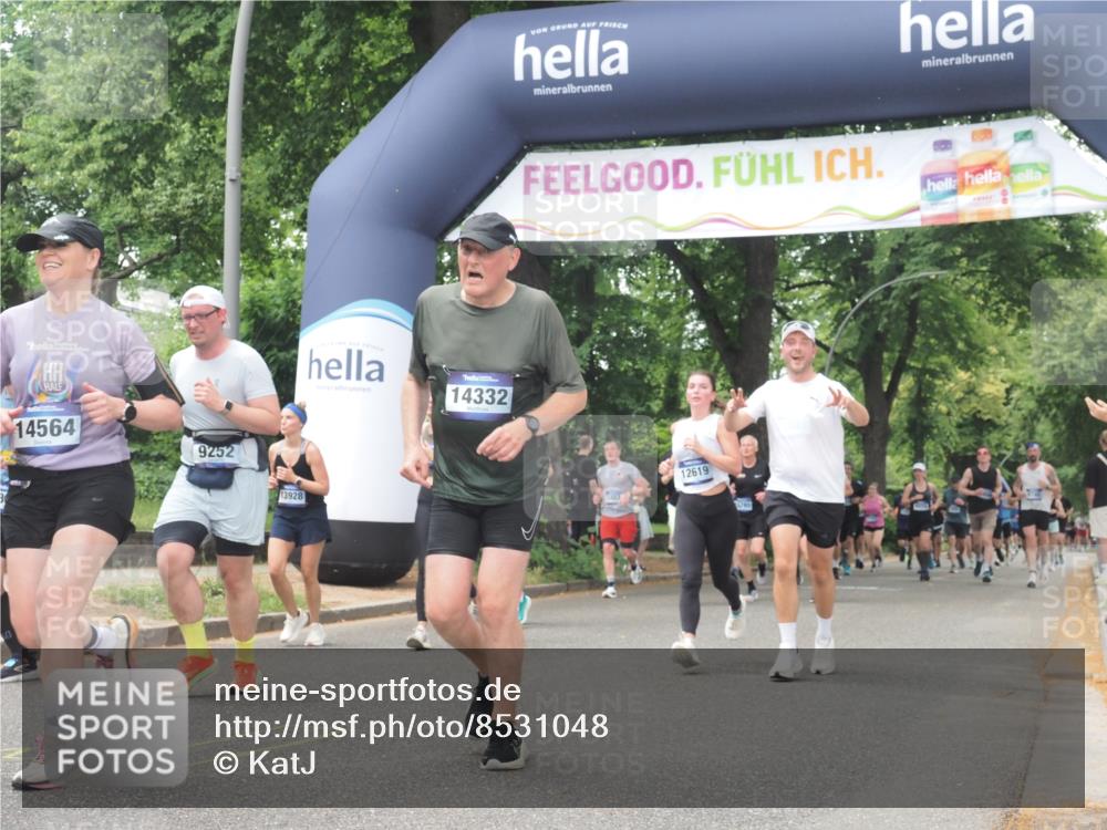 29.06.2025 - hella hamburg halbmarathon KatJ http://msf.ph/oto/8531048 29.06.2025 11:06:55 Zwischen KM18-KM19 2315, 2918, 4718, 5957 meine-sportfotos.de