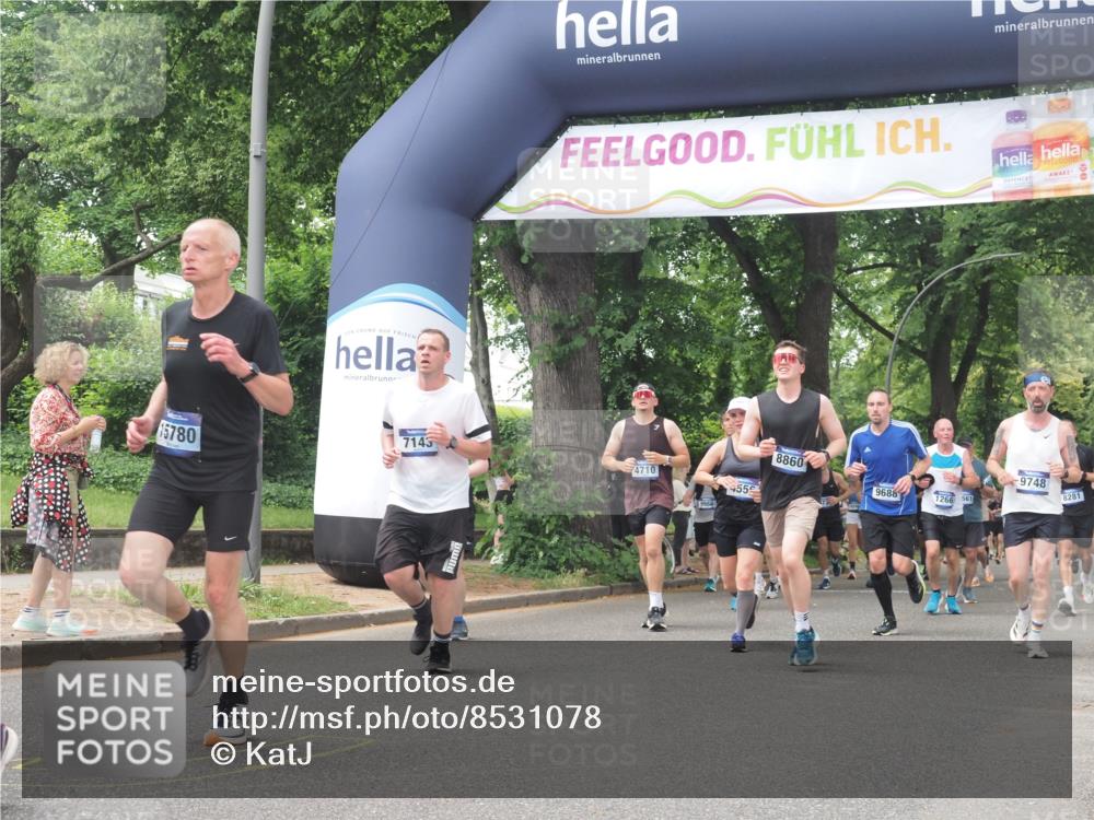 29.06.2025 - hella hamburg halbmarathon KatJ http://msf.ph/oto/8531078 29.06.2025 11:06:59 Zwischen KM18-KM19 1958, 2918, 3453, 4556, 4718, 7143 meine-sportfotos.de