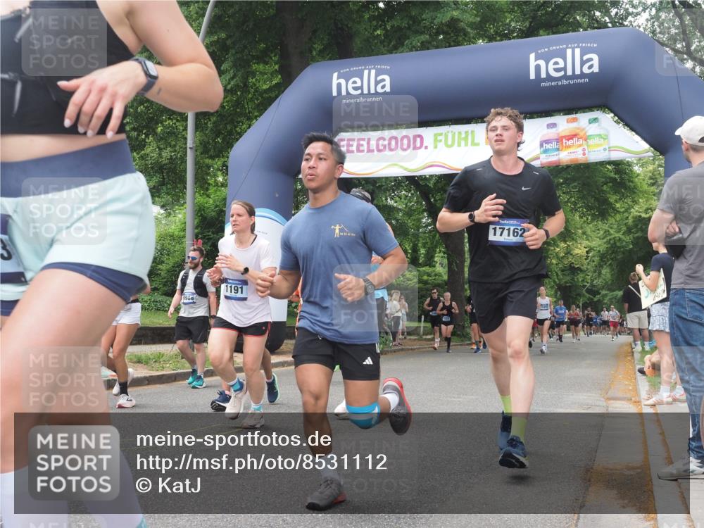 29.06.2025 - hella hamburg halbmarathon KatJ http://msf.ph/oto/8531112 29.06.2025 11:07:06 Zwischen KM18-KM19 1069, 1191, 1266, 1708, 2923, 3108, 3453, 4556, 4585, 4710, 4737, 4739, 7143, 8281 meine-sportfotos.de