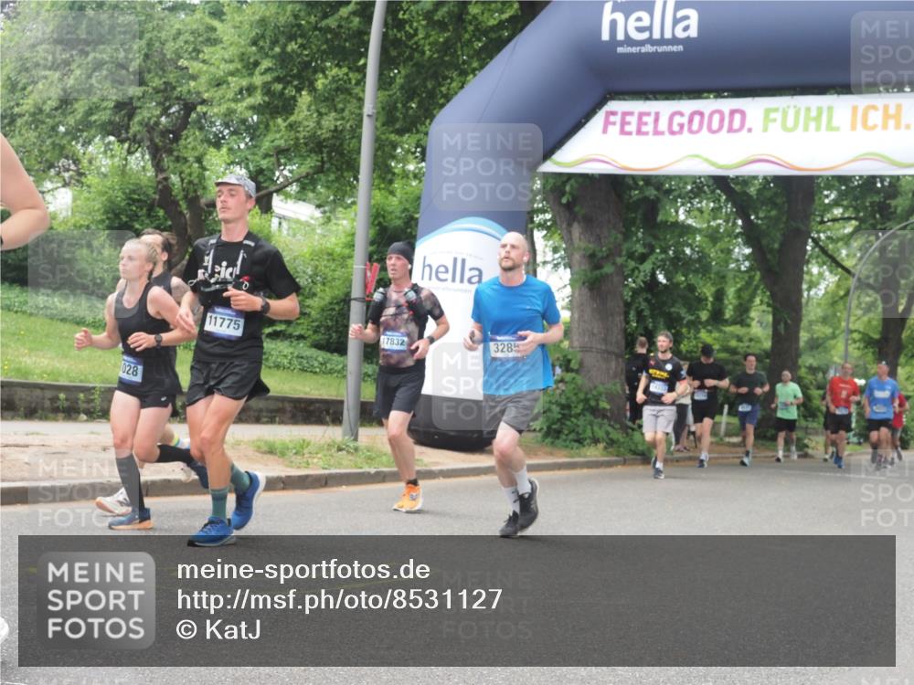 29.06.2025 - hella hamburg halbmarathon KatJ http://msf.ph/oto/8531127 29.06.2025 11:07:12 Zwischen KM18-KM19 1028, 1069, 1708, 3285 meine-sportfotos.de