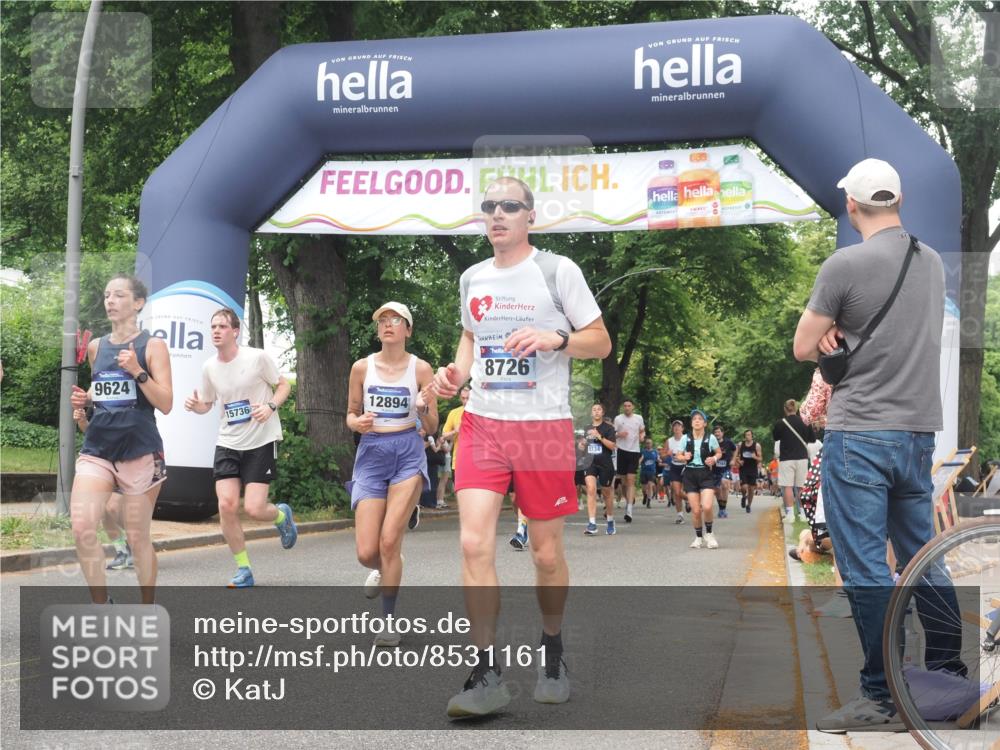 29.06.2025 - hella hamburg halbmarathon KatJ http://msf.ph/oto/8531161 29.06.2025 11:07:20 Zwischen KM18-KM19 1471, 1474, 4082, 5831, 6941, 8726 meine-sportfotos.de