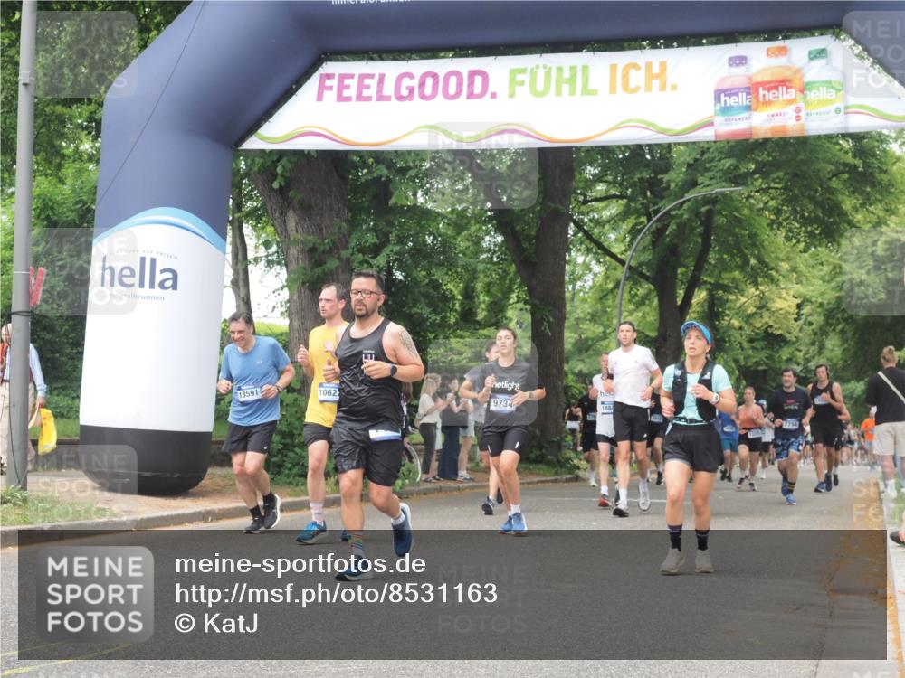 29.06.2025 - hella hamburg halbmarathon KatJ http://msf.ph/oto/8531163 29.06.2025 11:07:21 Zwischen KM18-KM19 1471, 1474, 4082, 5831, 6941, 8726 meine-sportfotos.de