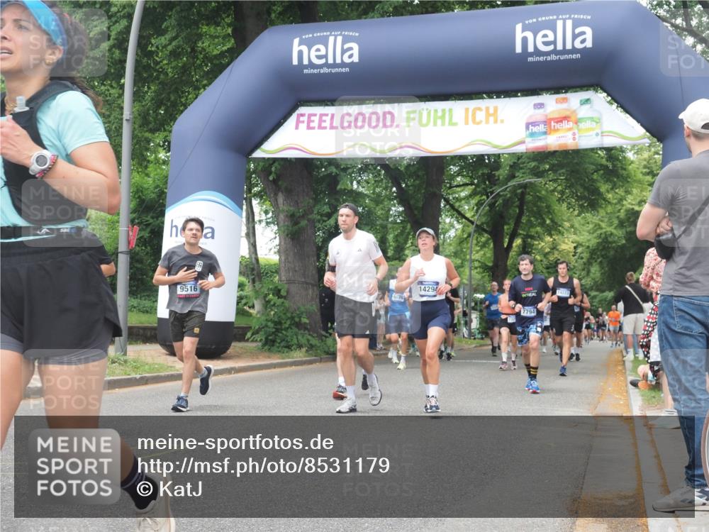 29.06.2025 - hella hamburg halbmarathon KatJ http://msf.ph/oto/8531179 29.06.2025 11:07:24 Zwischen KM18-KM19 1471, 1474, 2795, 4082, 5049, 7794, 8726 meine-sportfotos.de