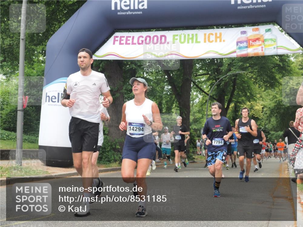 29.06.2025 - hella hamburg halbmarathon KatJ http://msf.ph/oto/8531185 29.06.2025 11:07:25 Zwischen KM18-KM19 1471, 2795, 3946, 5049, 7794 meine-sportfotos.de
