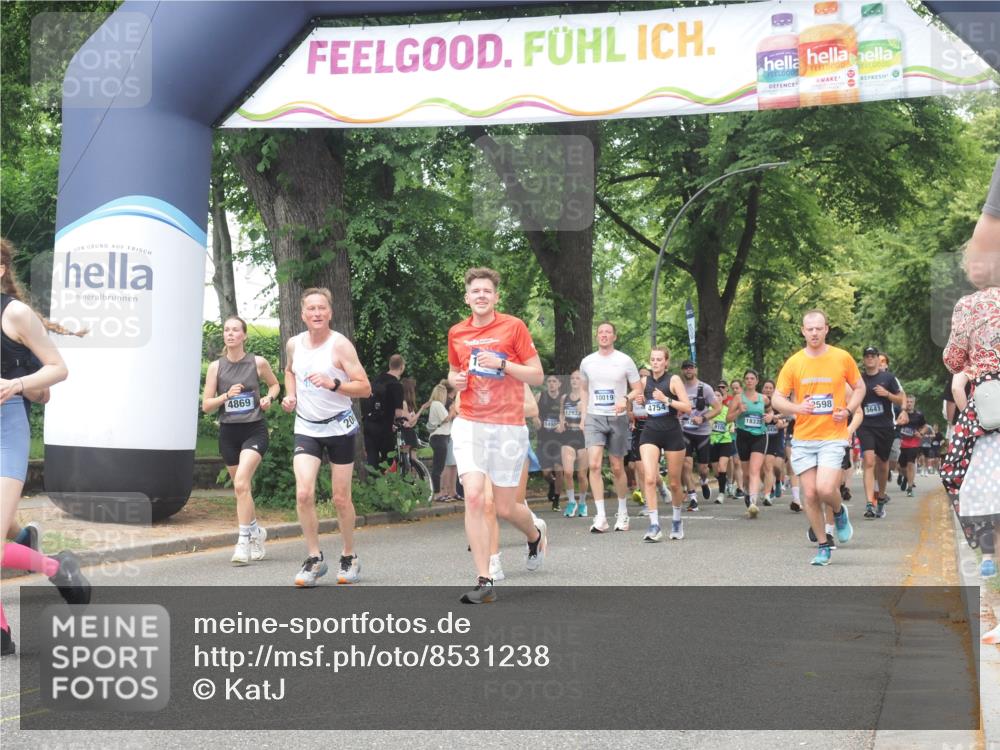 29.06.2025 - hella hamburg halbmarathon KatJ http://msf.ph/oto/8531238 29.06.2025 11:07:36 Zwischen KM18-KM19 2009, 2841, 3292, 4046, 7925, 8113, 8431 meine-sportfotos.de